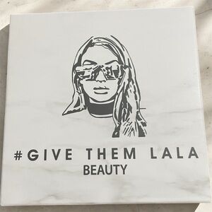 Give Them Lala Beauty Highlighter Palette